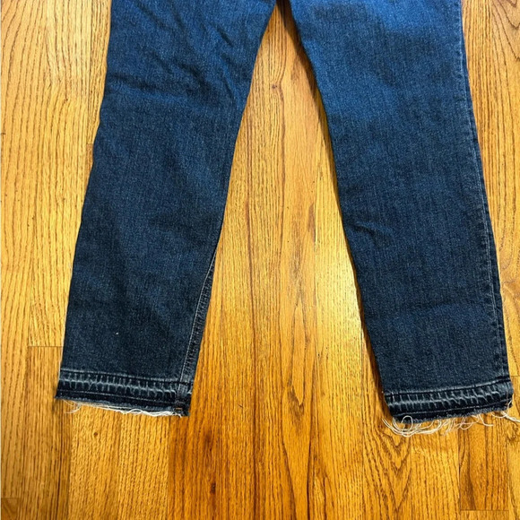 Old Navy Mid Rise Boyfriend Jeans with Frayed End - Picture 6 of 6